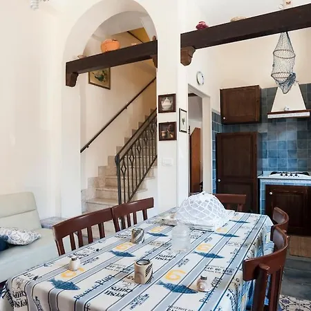 Delightful House In A Seaside Village Casa vacanze